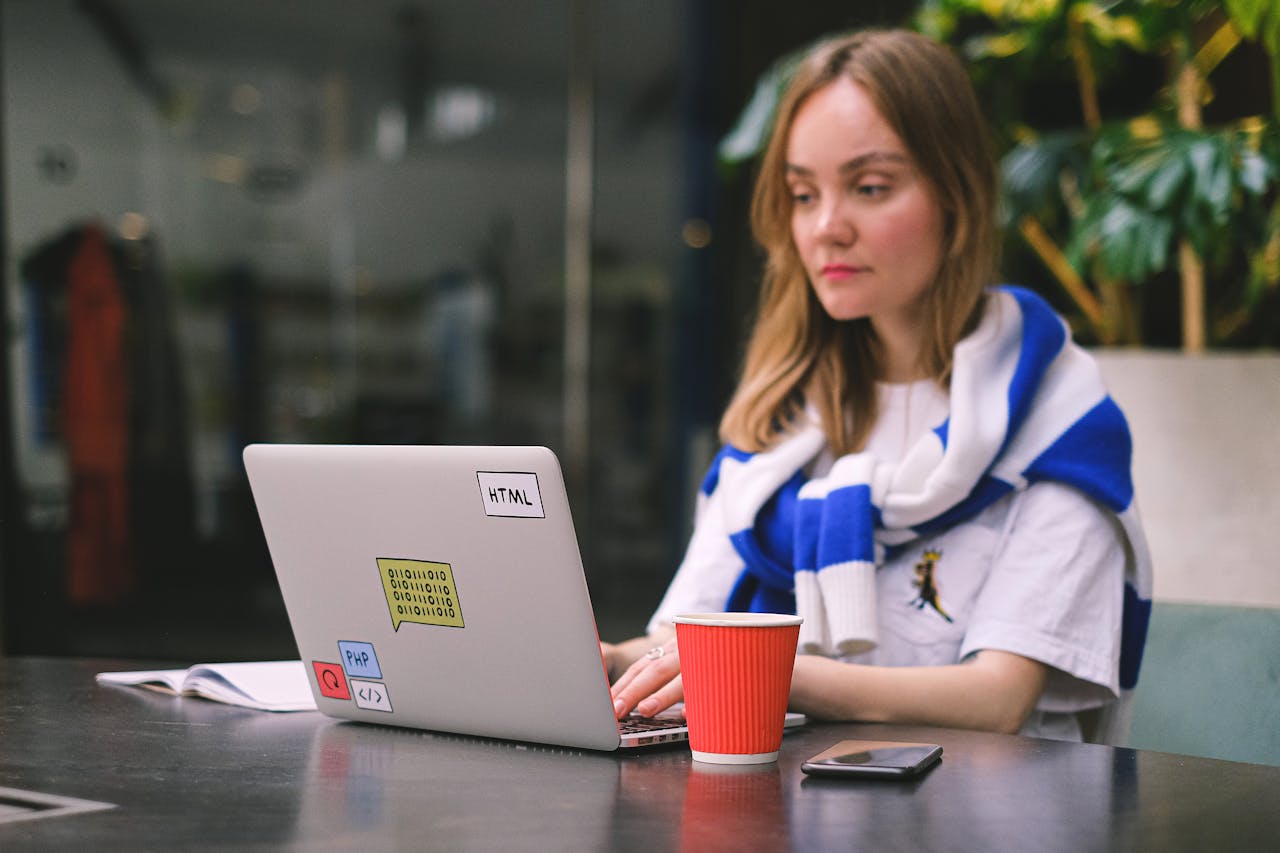 WordPress ou PrestaShop : Quel CMS choisir pour votre projet web ?